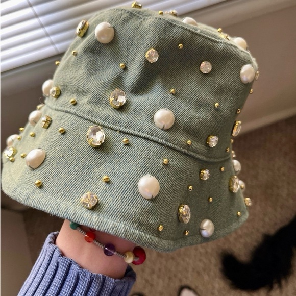 lele sadoughi denim bucket hat with pearls and rhinestones - Picture 4 of 4